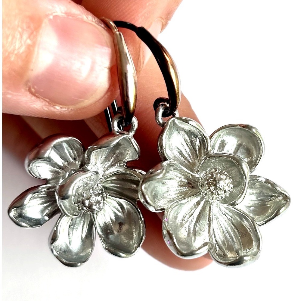 Arthur Court Aluminum Dangle Earrings 1.4In Magnolia Flower Discontinued Jewelry